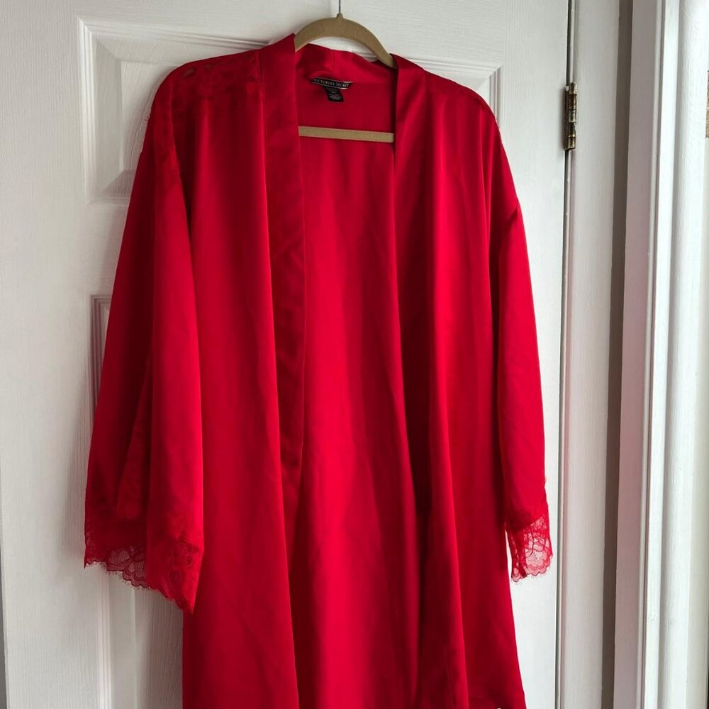 Victoria's Secret Red Satin Kimono Robe XS/S Lace Trim Elegant Lingerie